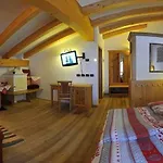 Hotel Alba Wellness & 3*