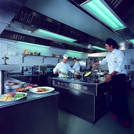 Alba Wellness & Отель