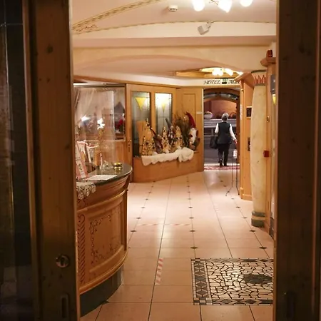 Alba Wellness & Hotel Canazei
