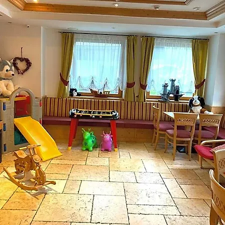 Alba Wellness & Hotel Canazei