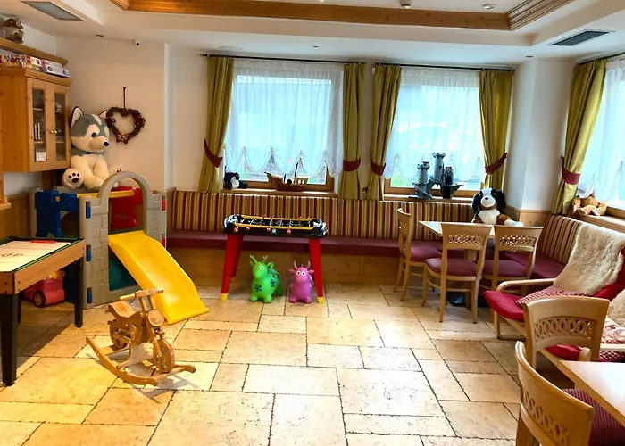 Отель Alba Wellness &