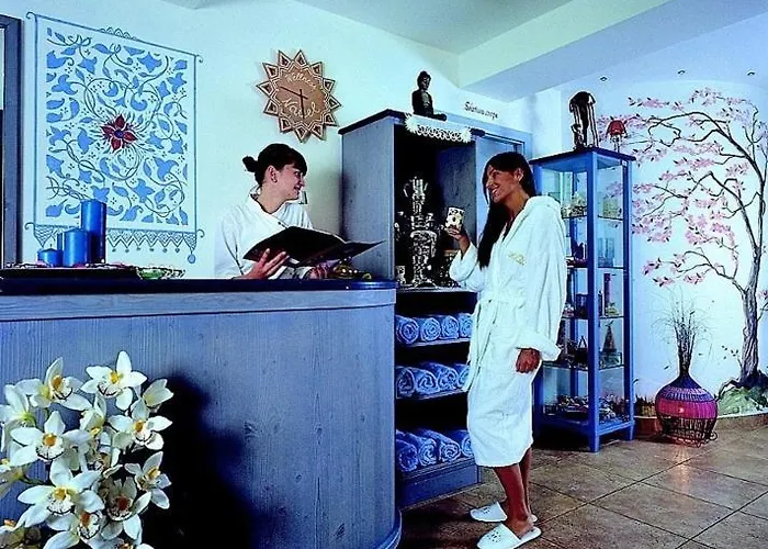 Alba Wellness & Отель