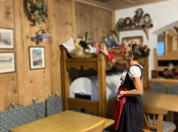 Отель Alba Wellness & 3*