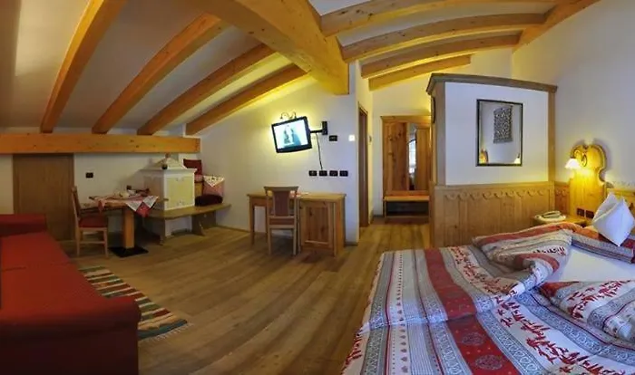 Отель Alba Wellness & 3*