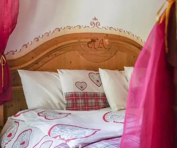 Отель Alba Wellness & 3*