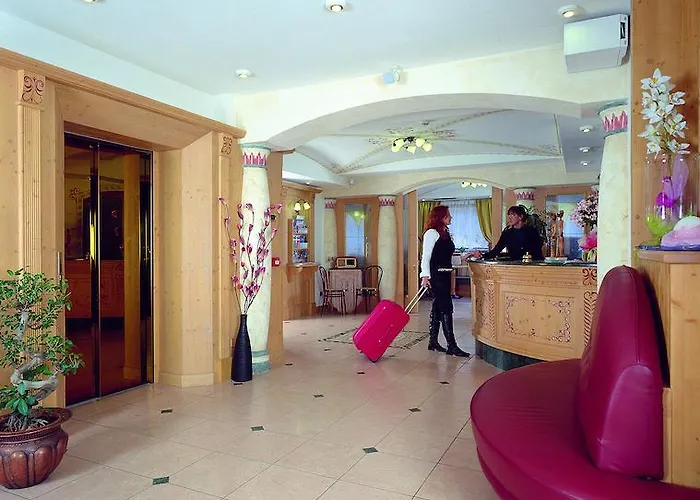 Отель Alba Wellness &