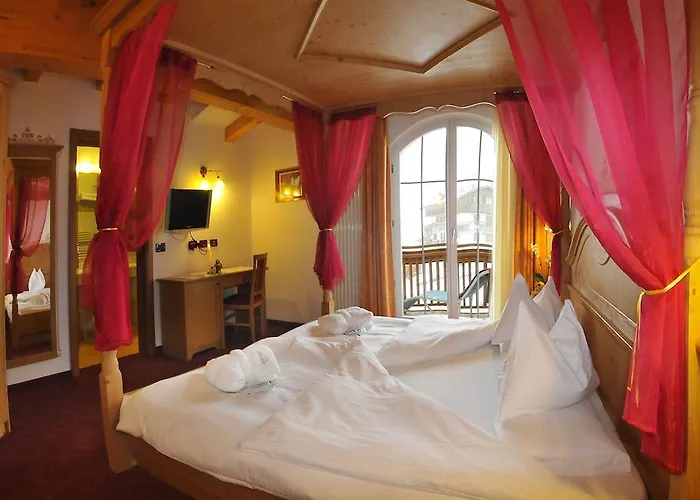 Отель Alba Wellness &