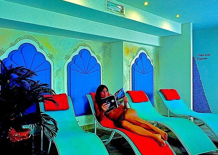 מלון Alba Wellness & 3*